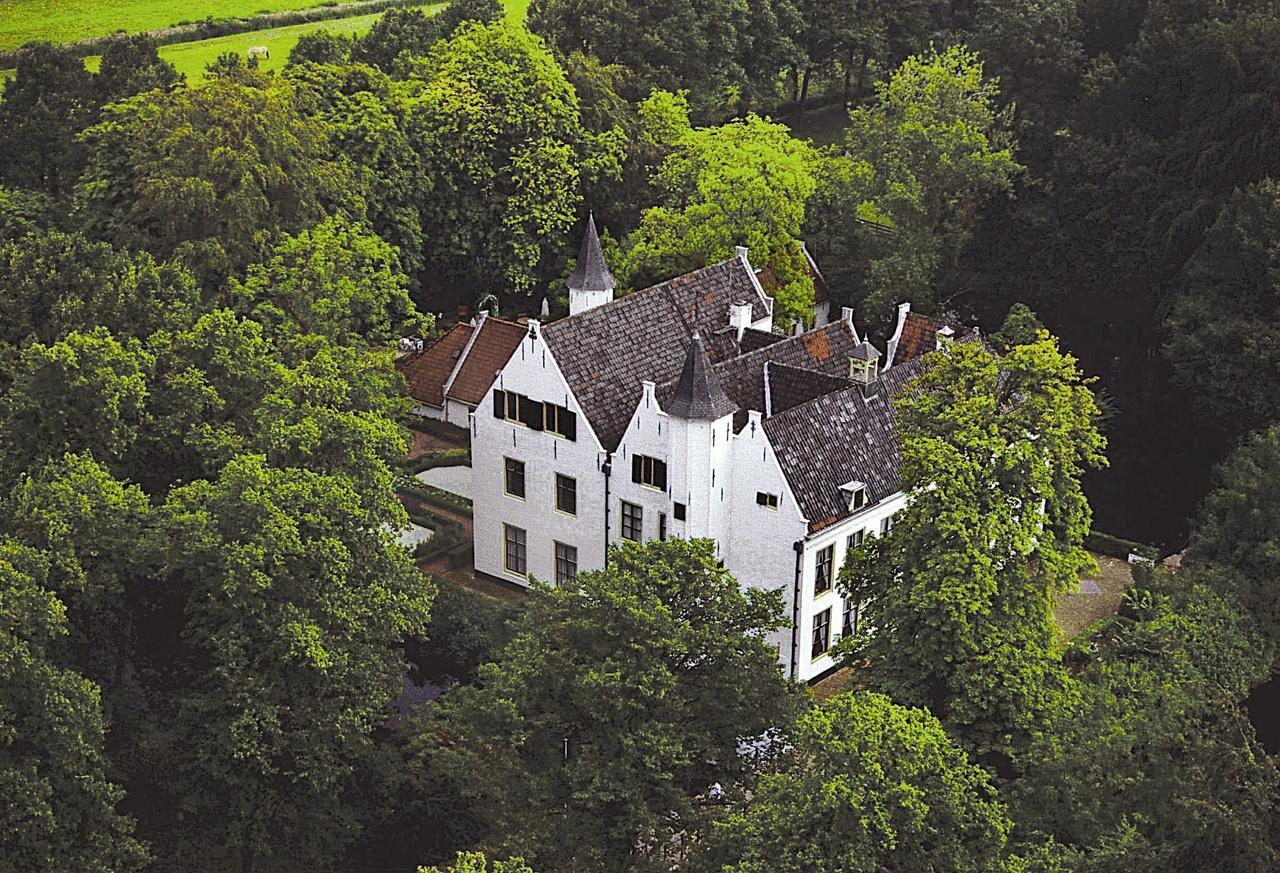 Het Kasteel Van Rhoon Het Koetshuys Bed & Breakfast Bagian luar foto